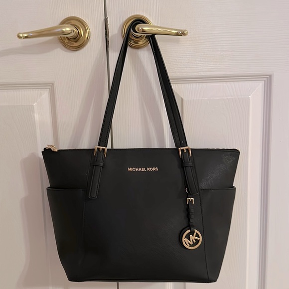 Michael Kors Handbags - Michael Kors Charlotte Large top zip tote